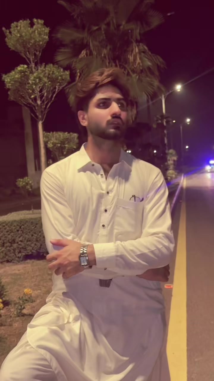 @KHAN🇵🇰