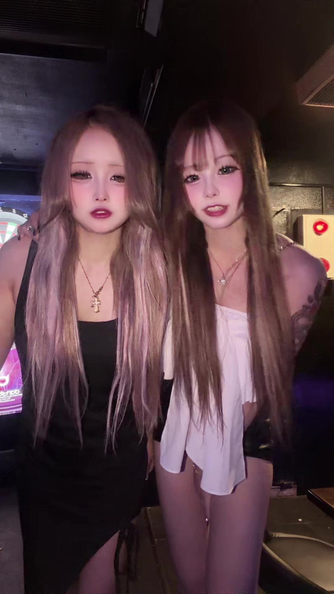 @𝔈♛︎