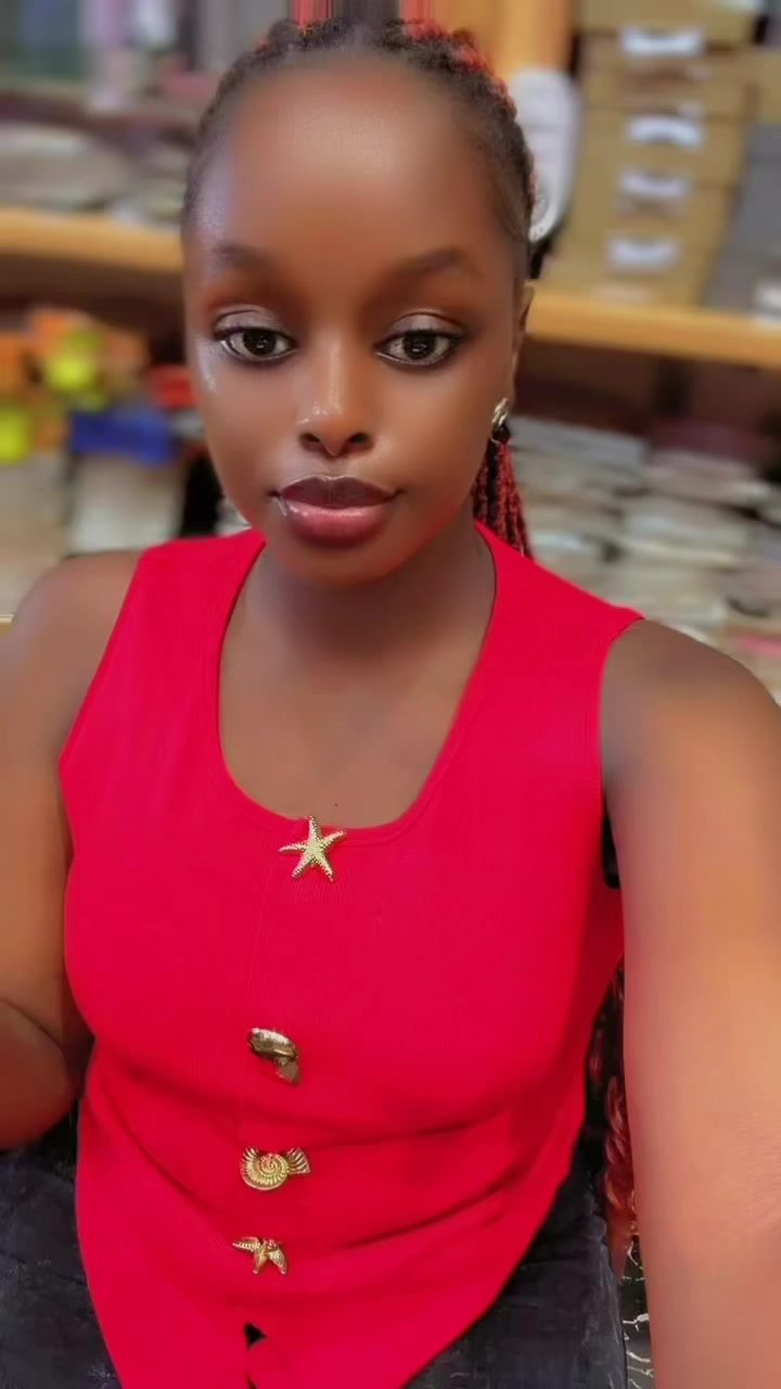 @Iam_Ell🎀ah💝🦋😎