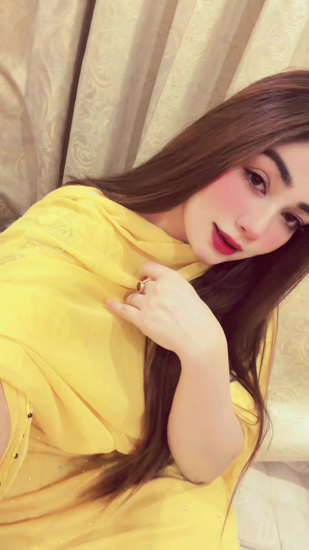 @Lovely Khan 🥀