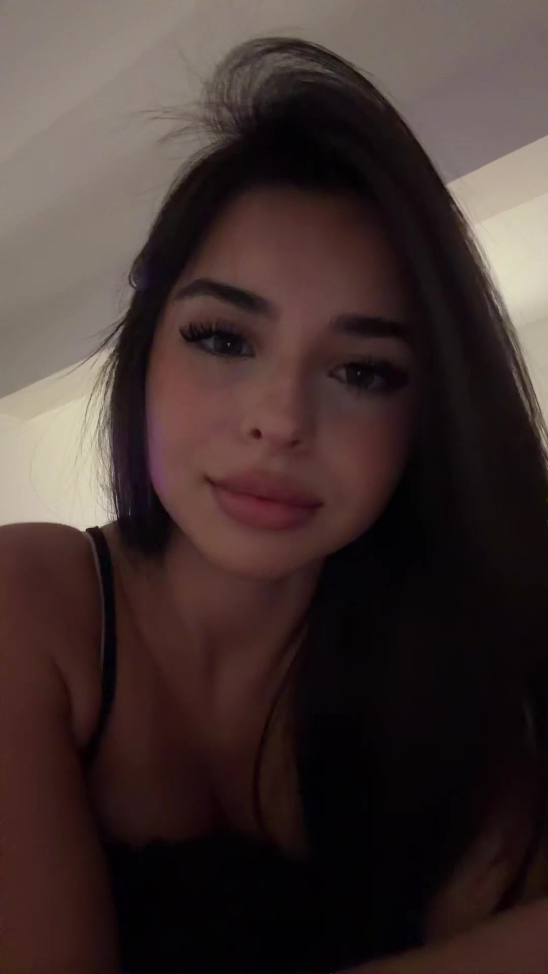 @vickyguez
