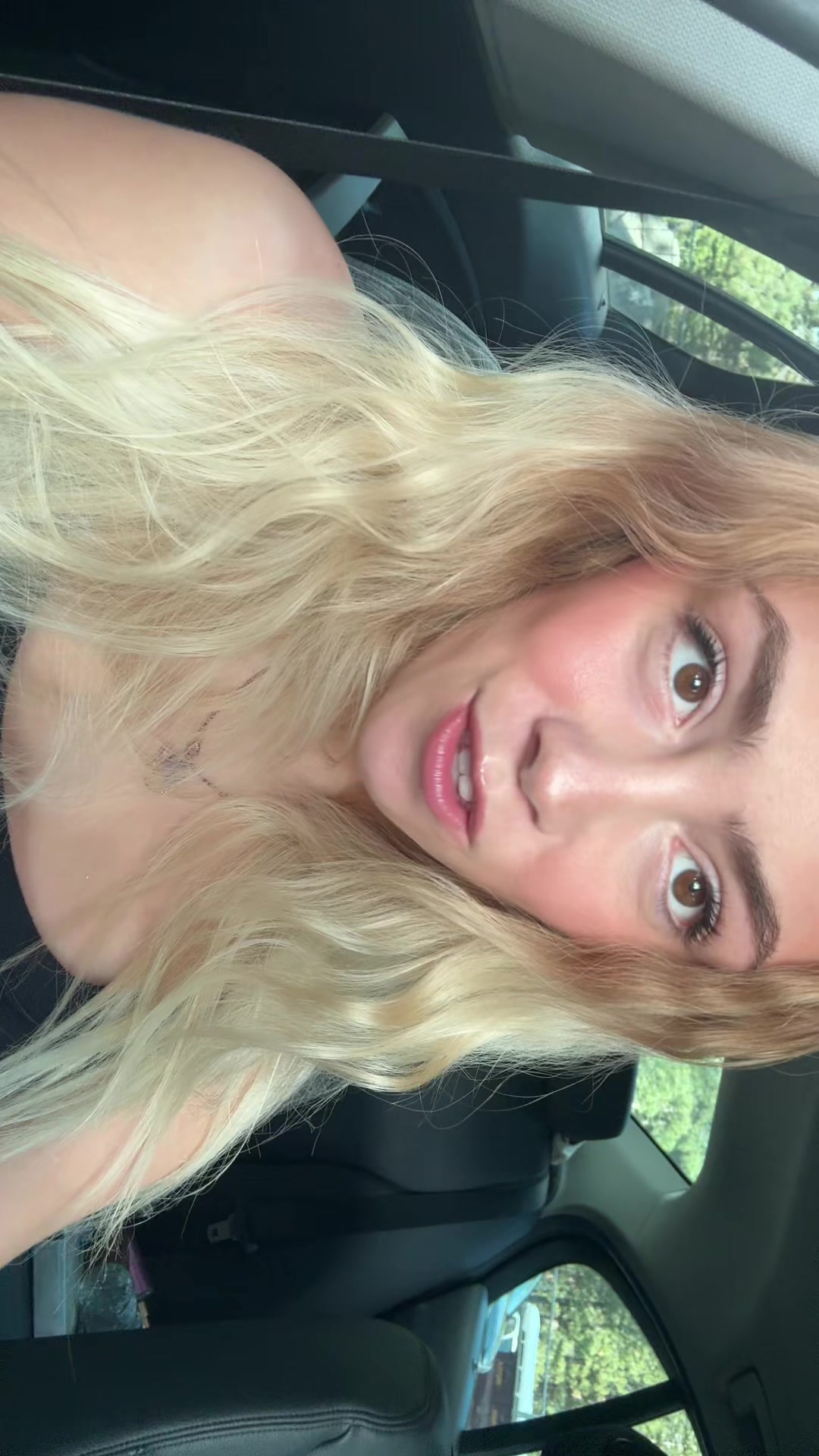 @Lovely_Layyy