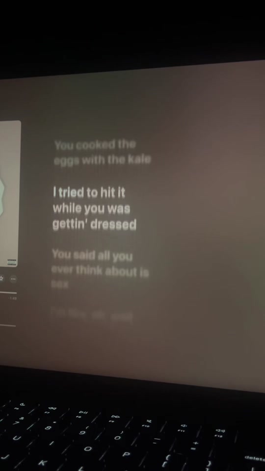 @🎧