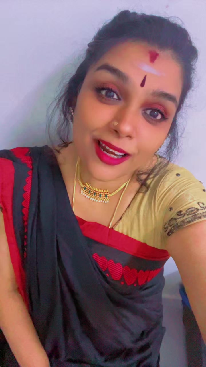 @Gayathiri_Thevar