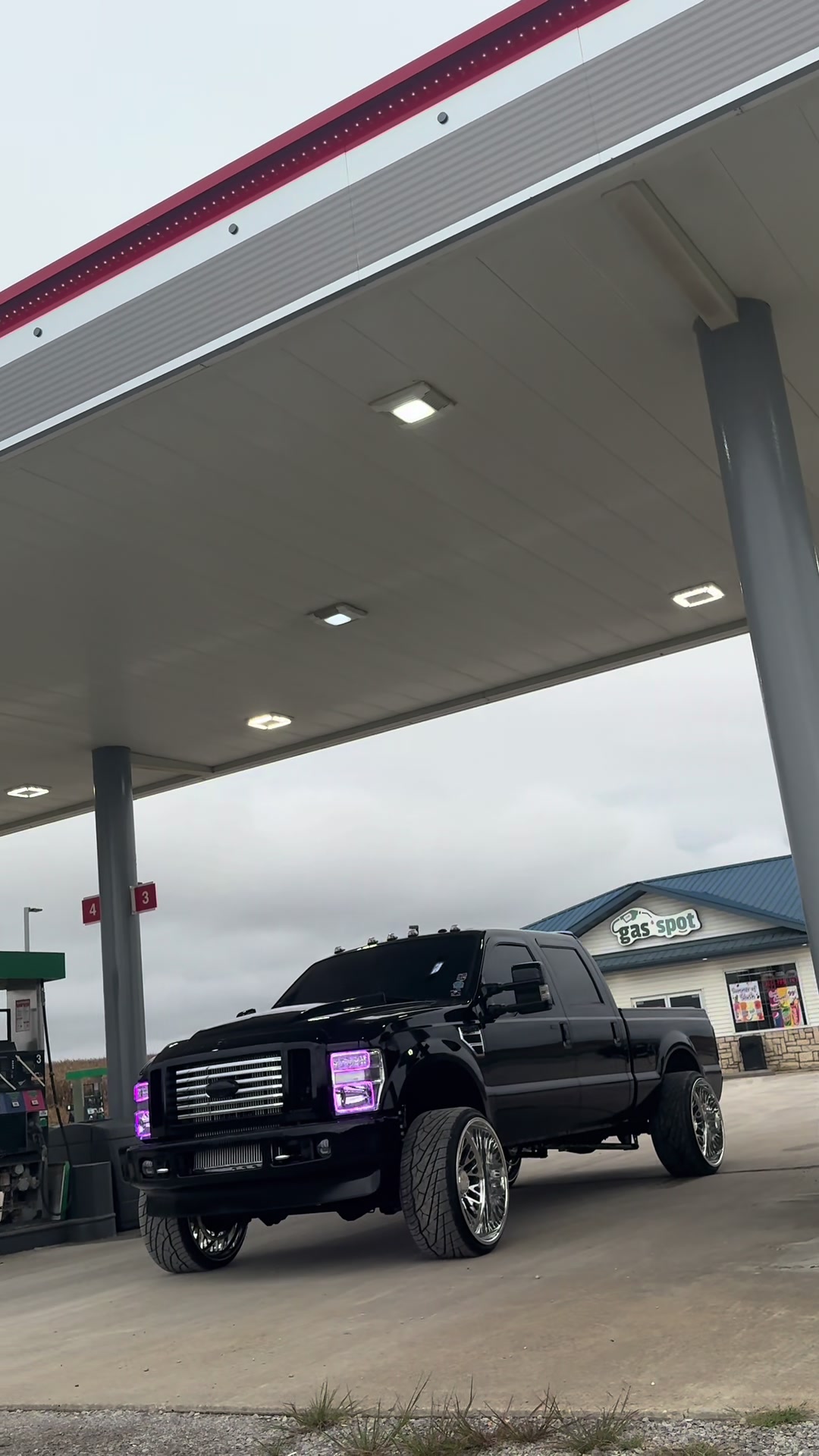 @𝔢𝔪𝔢𝔯𝔰𝔬𝔫 👑