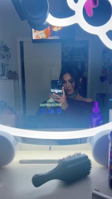 @𝒅 𝒆 𝒔 𝒔