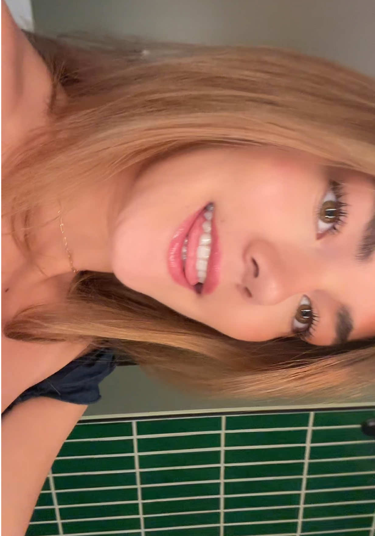 @rozwells_