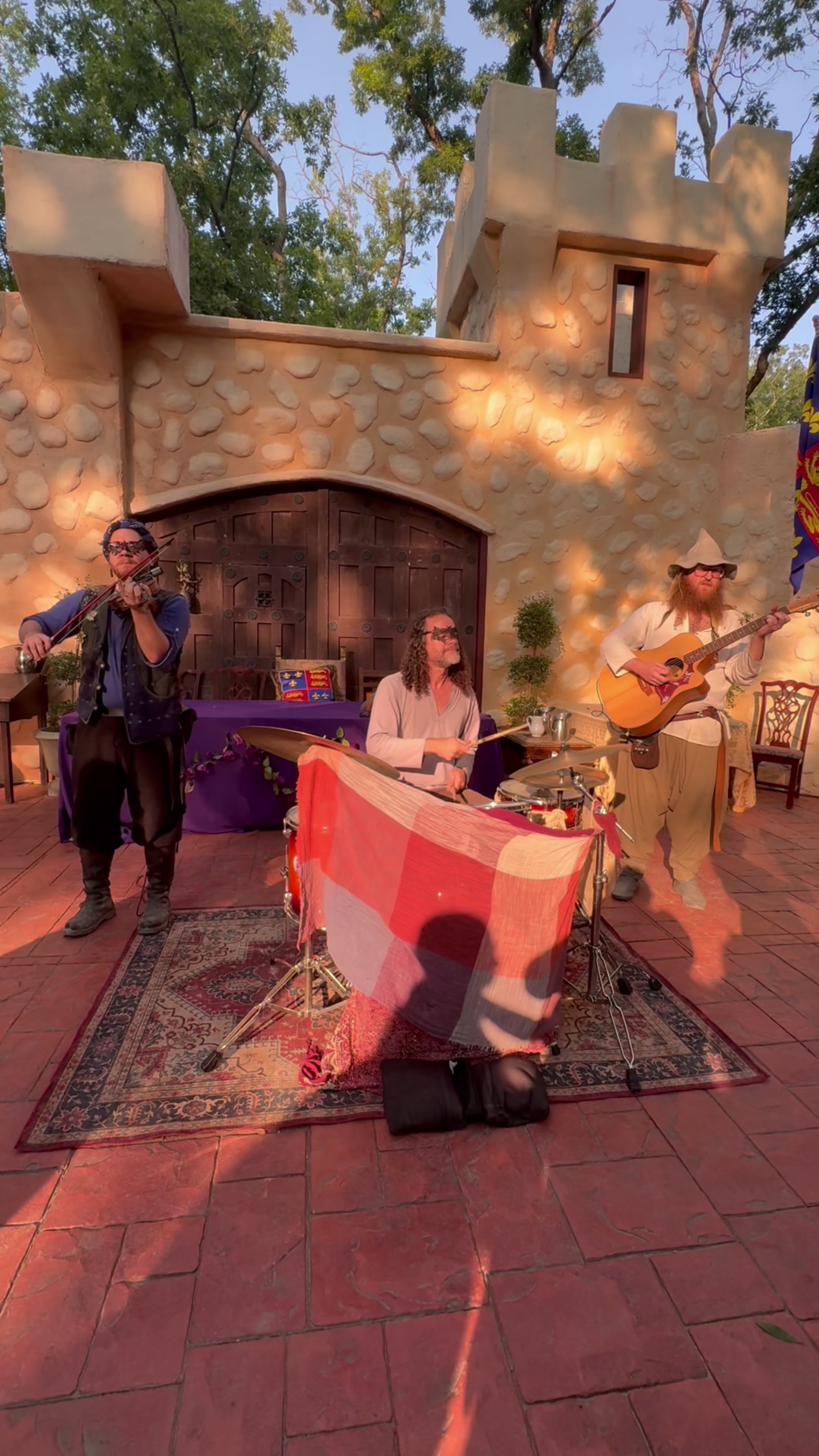 @Renfair.com