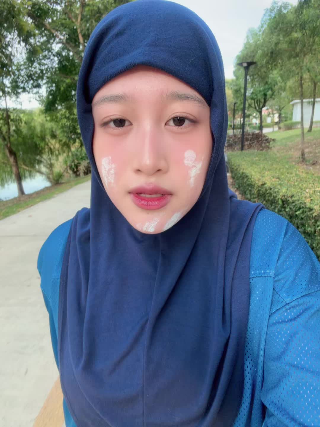 @khayyiee