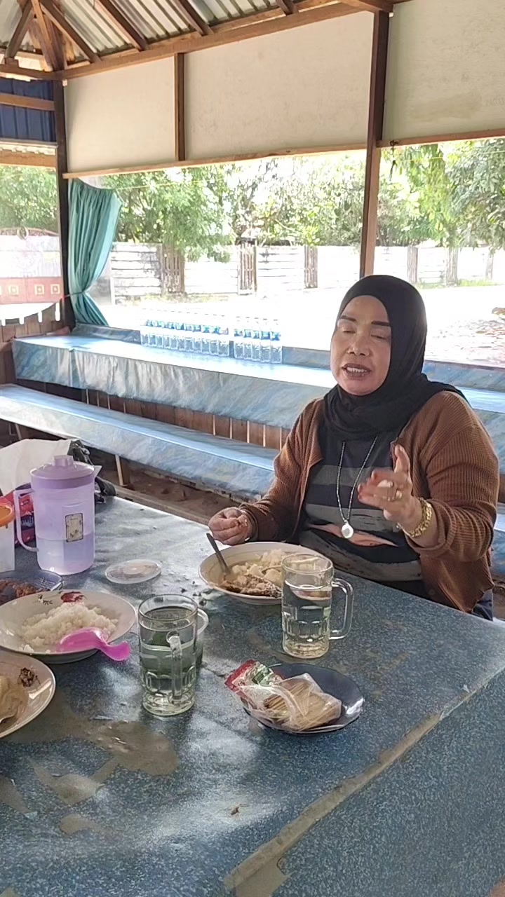 @warung katupat acil ella