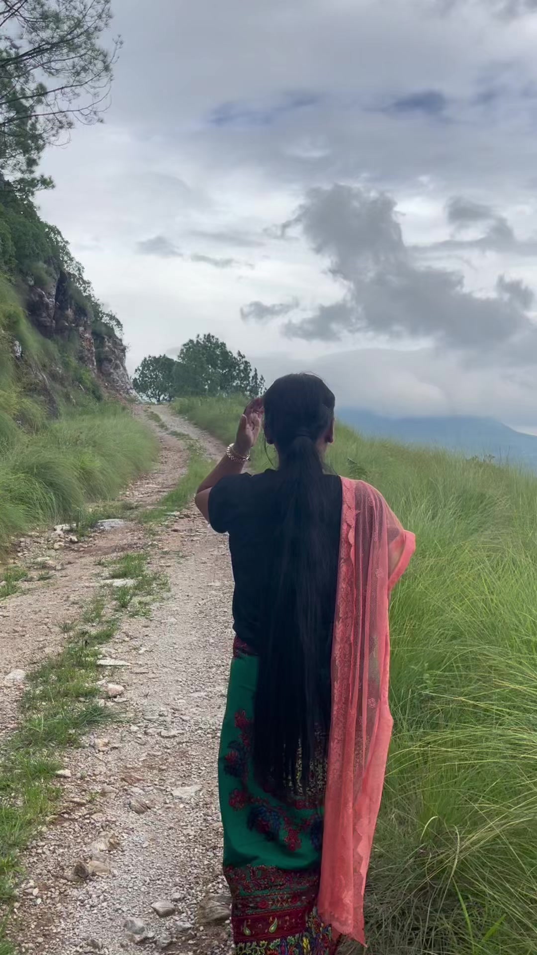 @अस्मि गुरूङ्