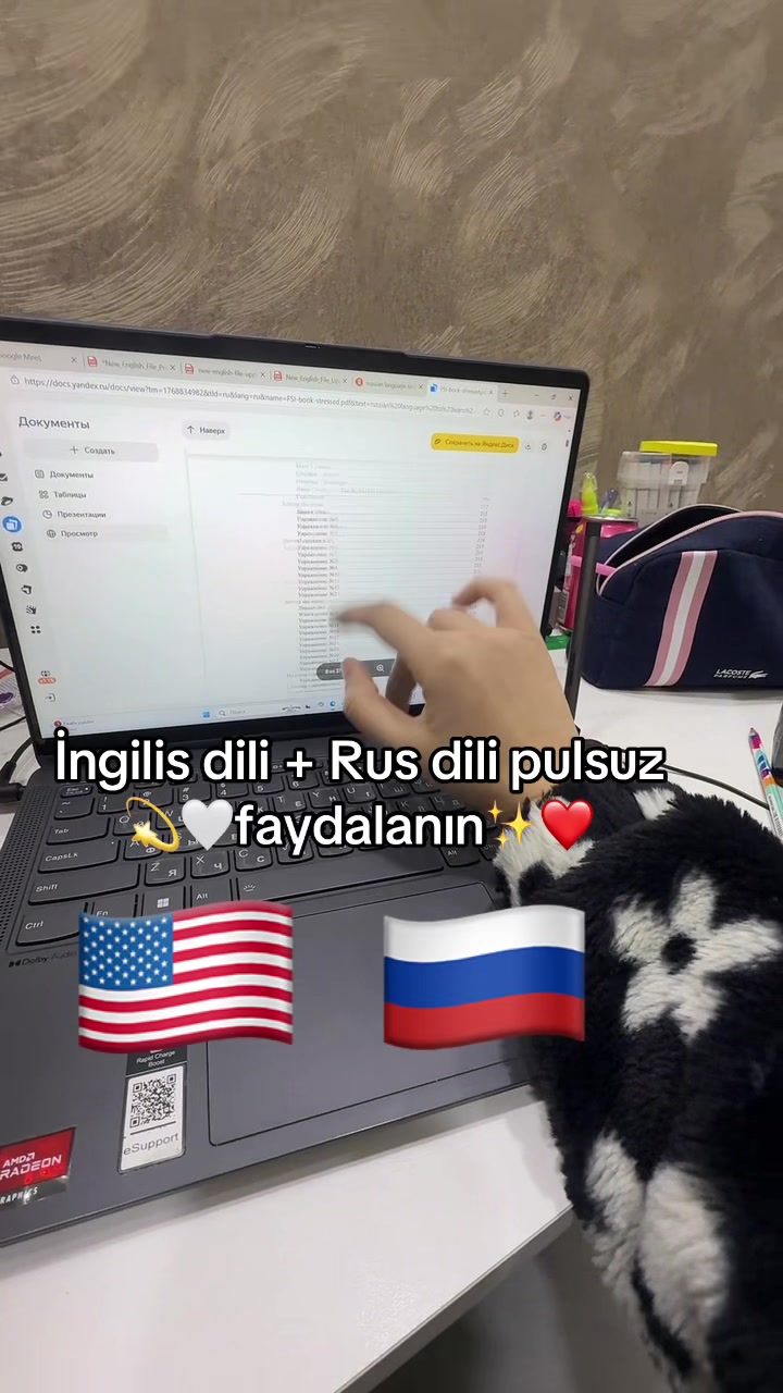 @teacherhelin
