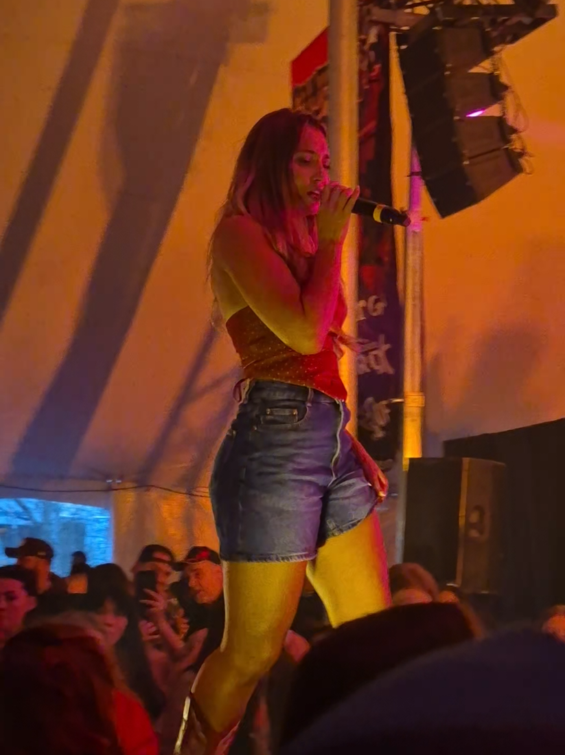 @LaFilleDifférente💛