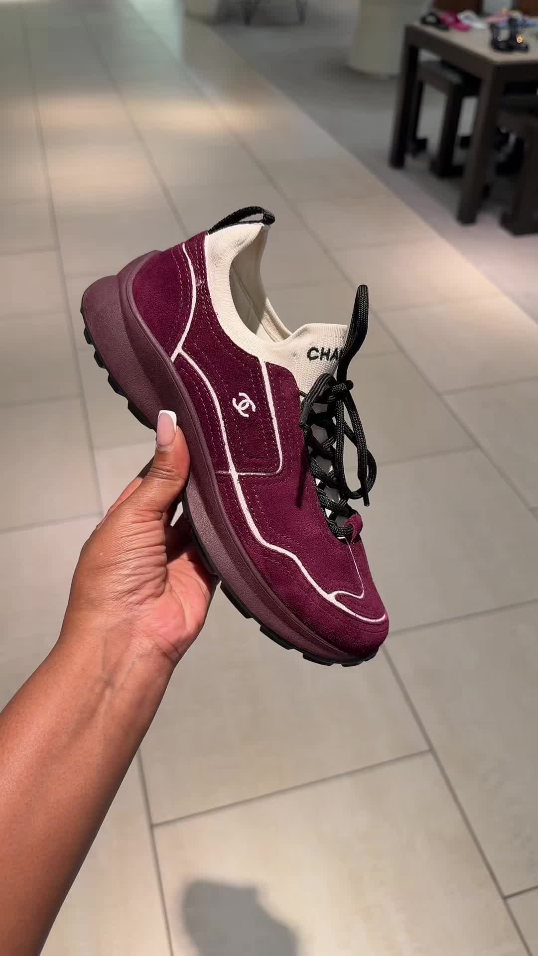 @TiffAtSaks💗