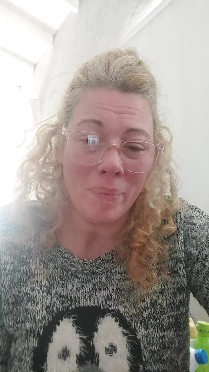 @Esther_Mosobicho