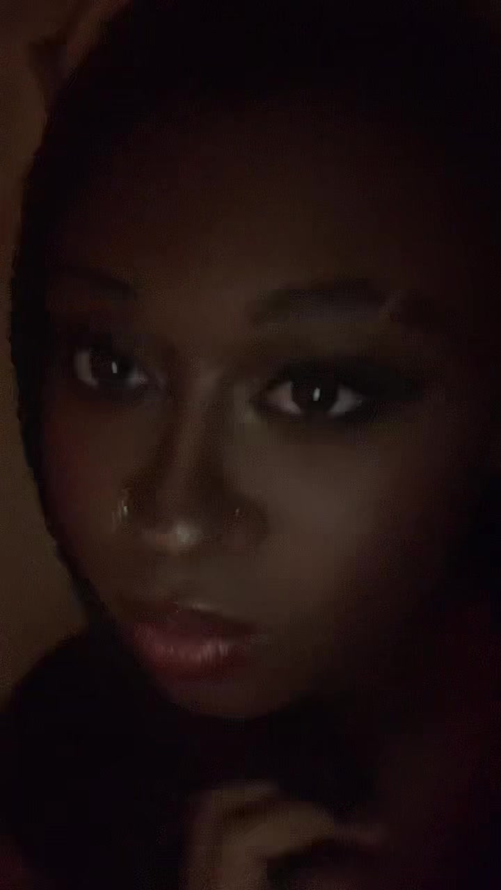 @•^•