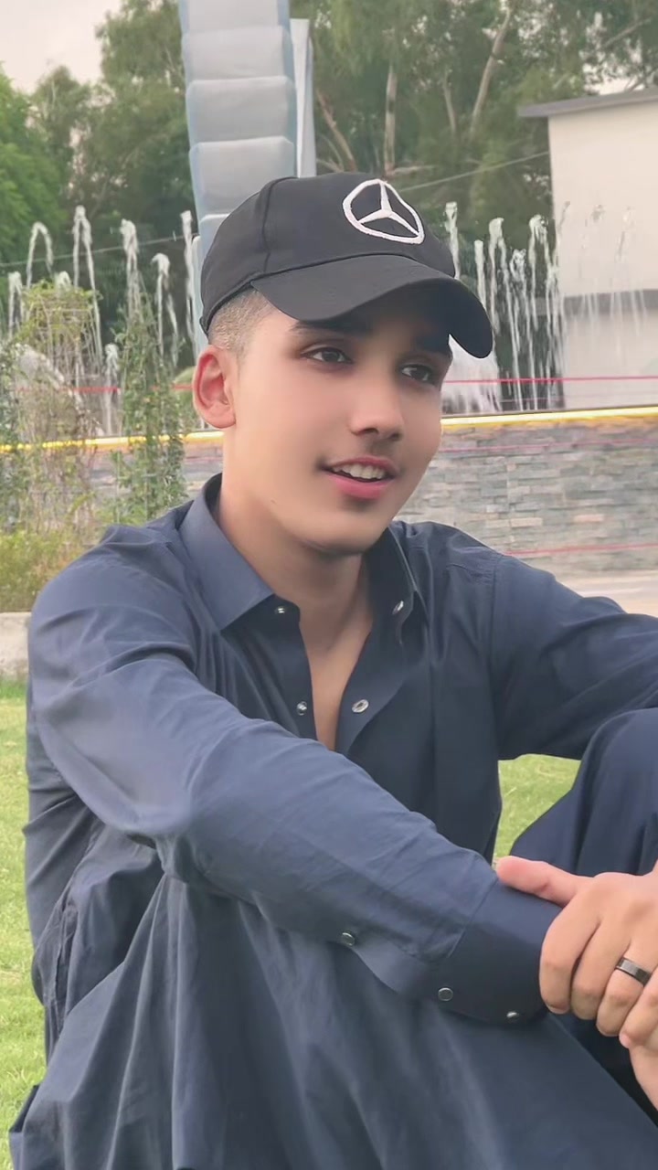 @𝑹𝑨𝒁𝒊𝒊𝒊  🤭