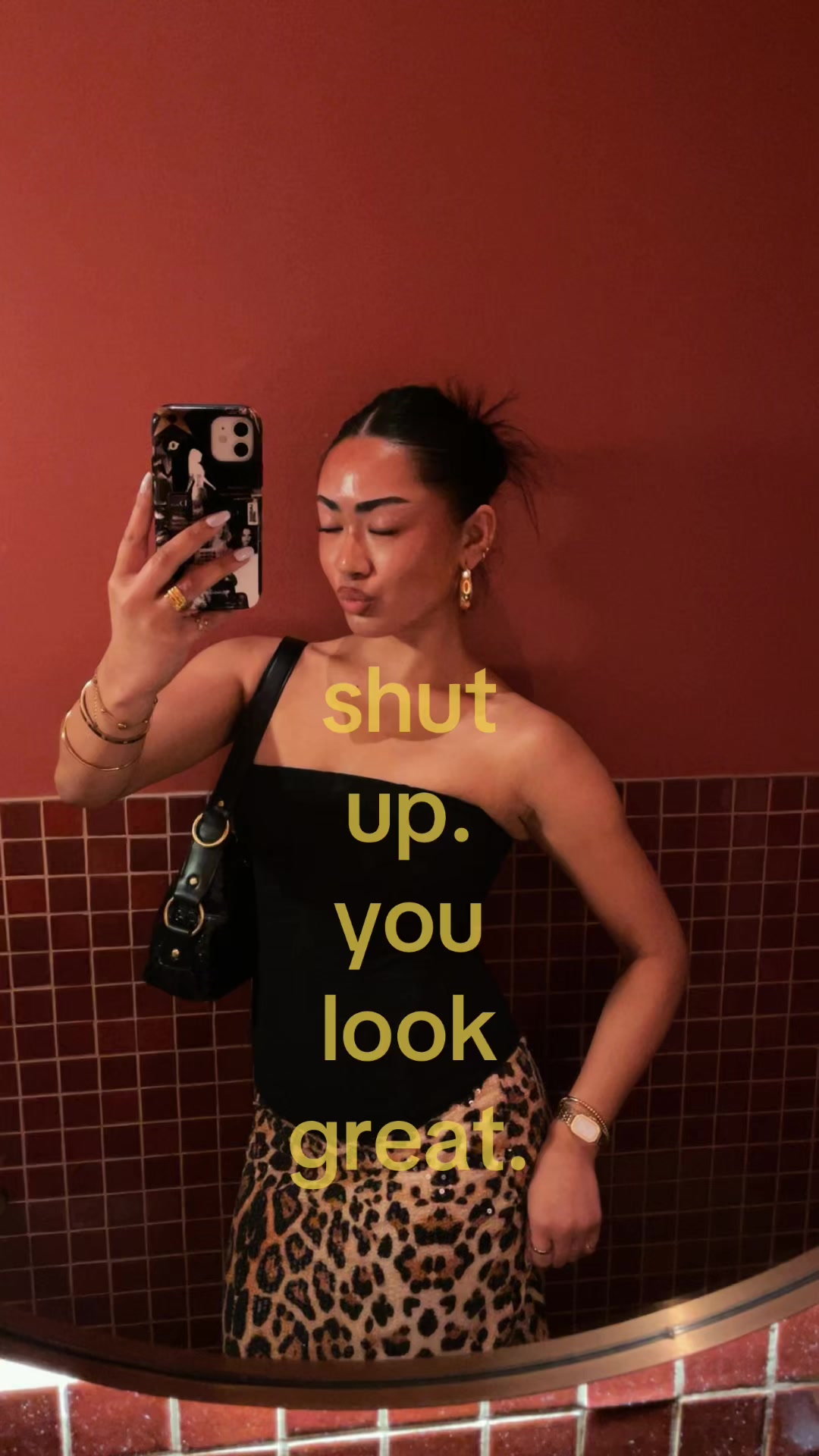 @TH💋NIA