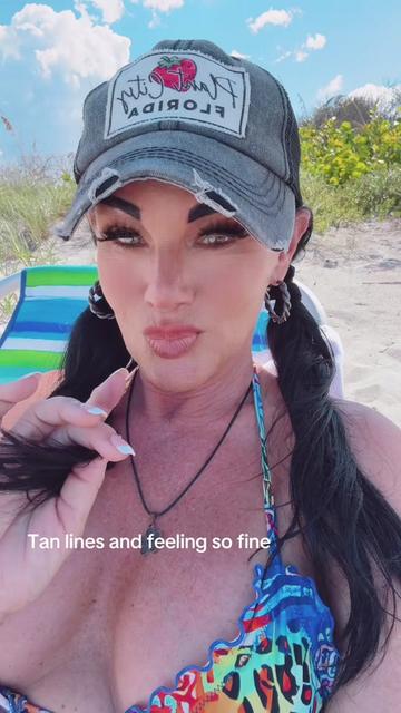 @Julie_AnnXO