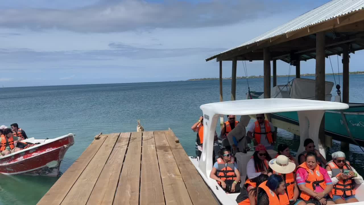 @Sunbliss Tours Utila