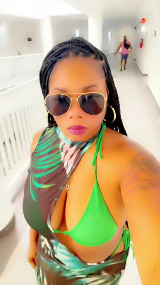 @🧨Dee Lashay🧨🤘🏾💅🍹🇺🇸
