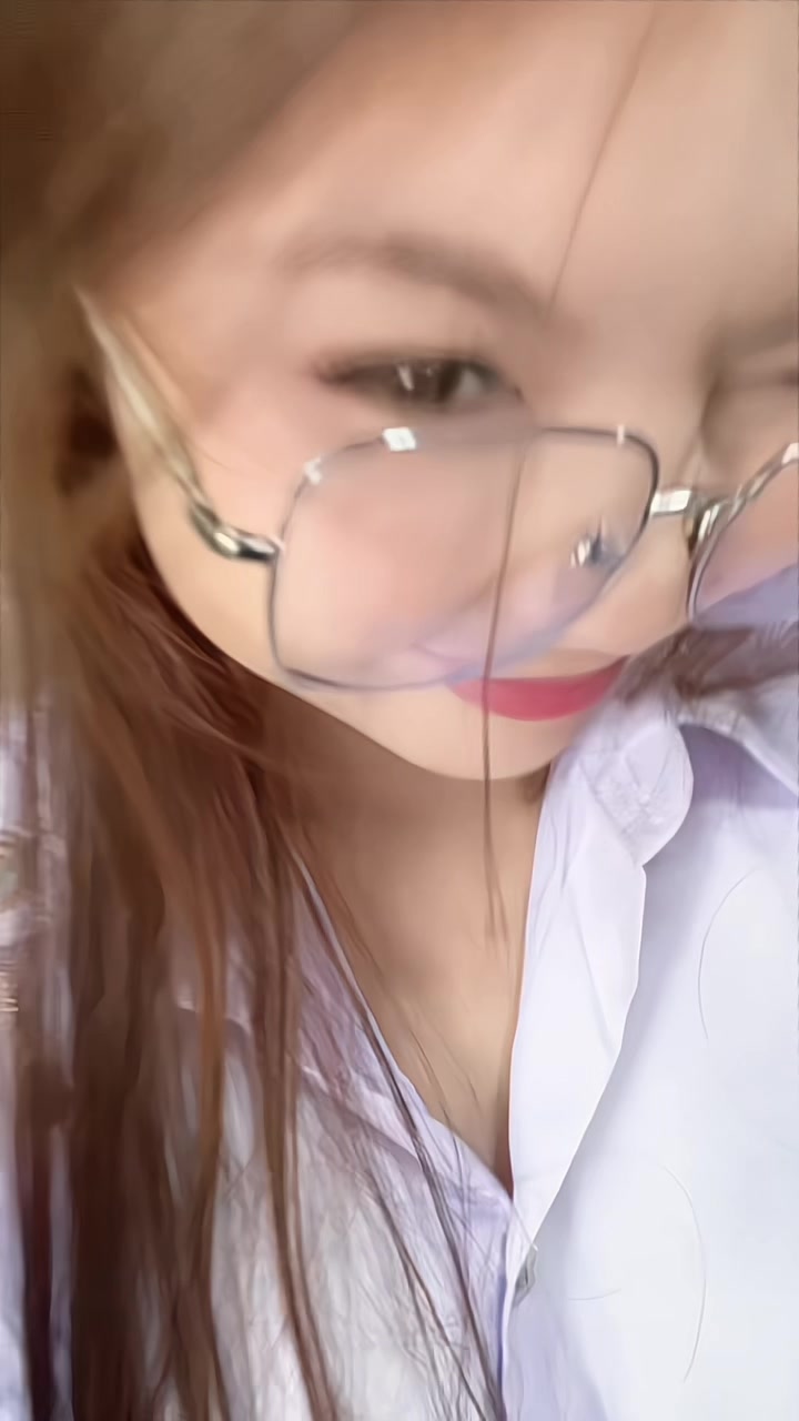 @ใบหม่อน