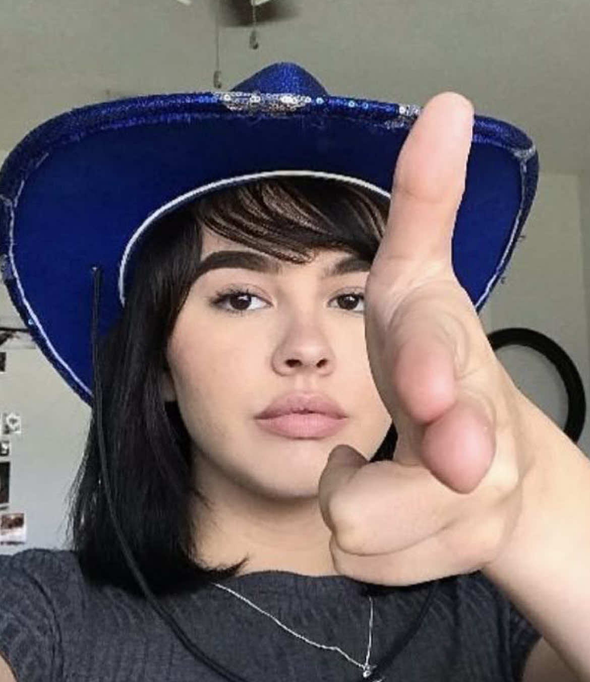 @julisvelos ❦
