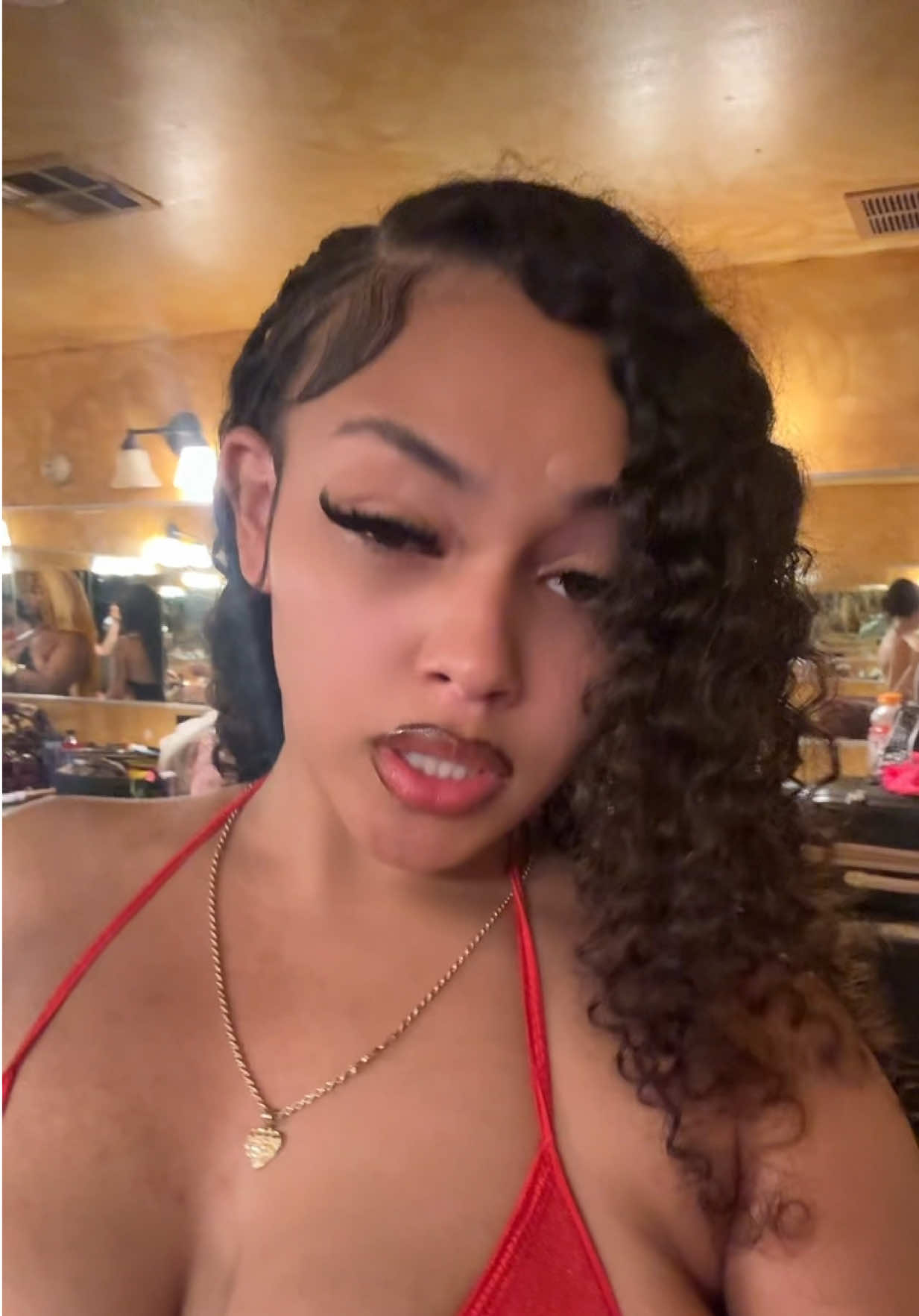 @a.ashleynn