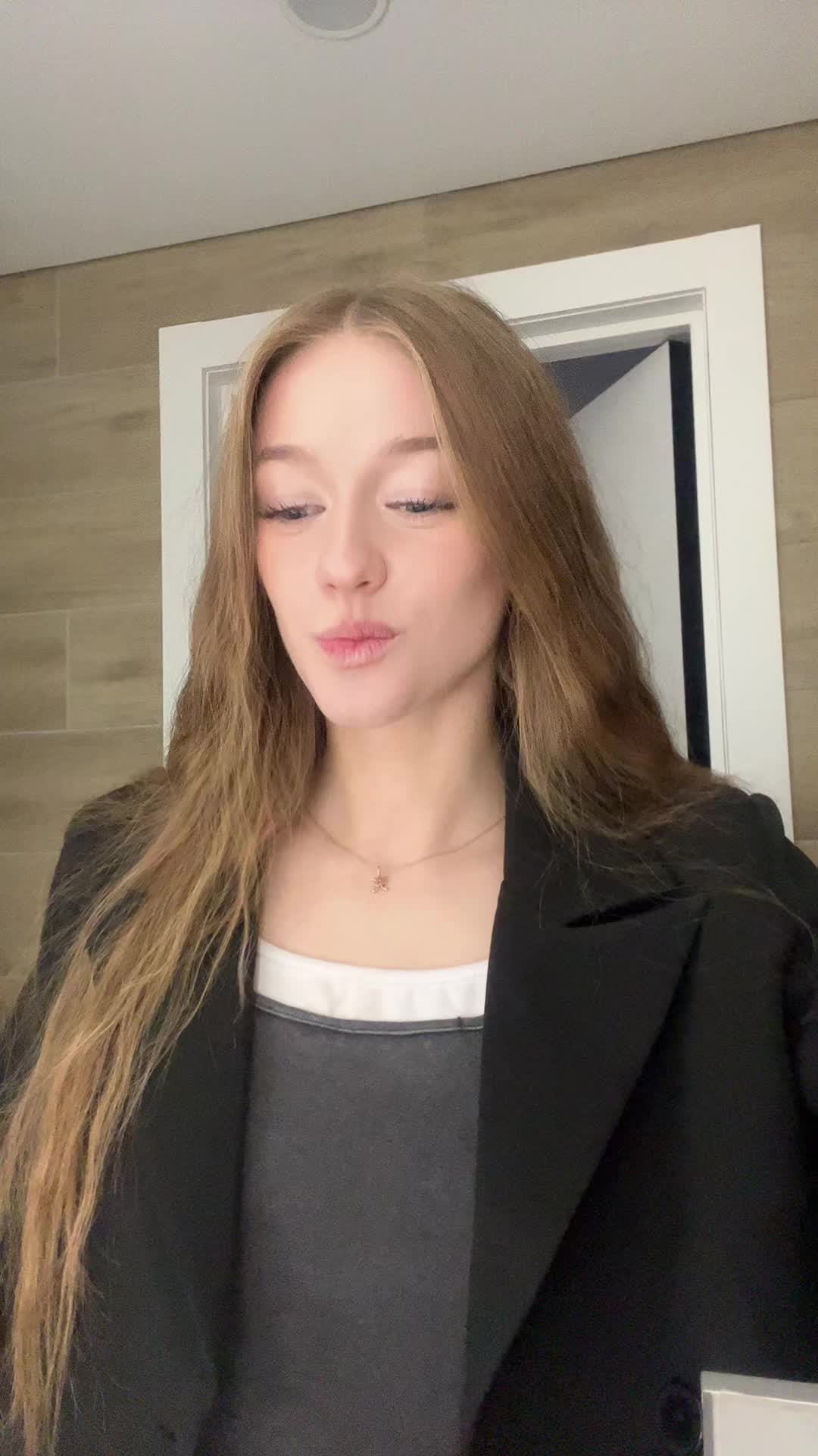 @~Викуля~💋