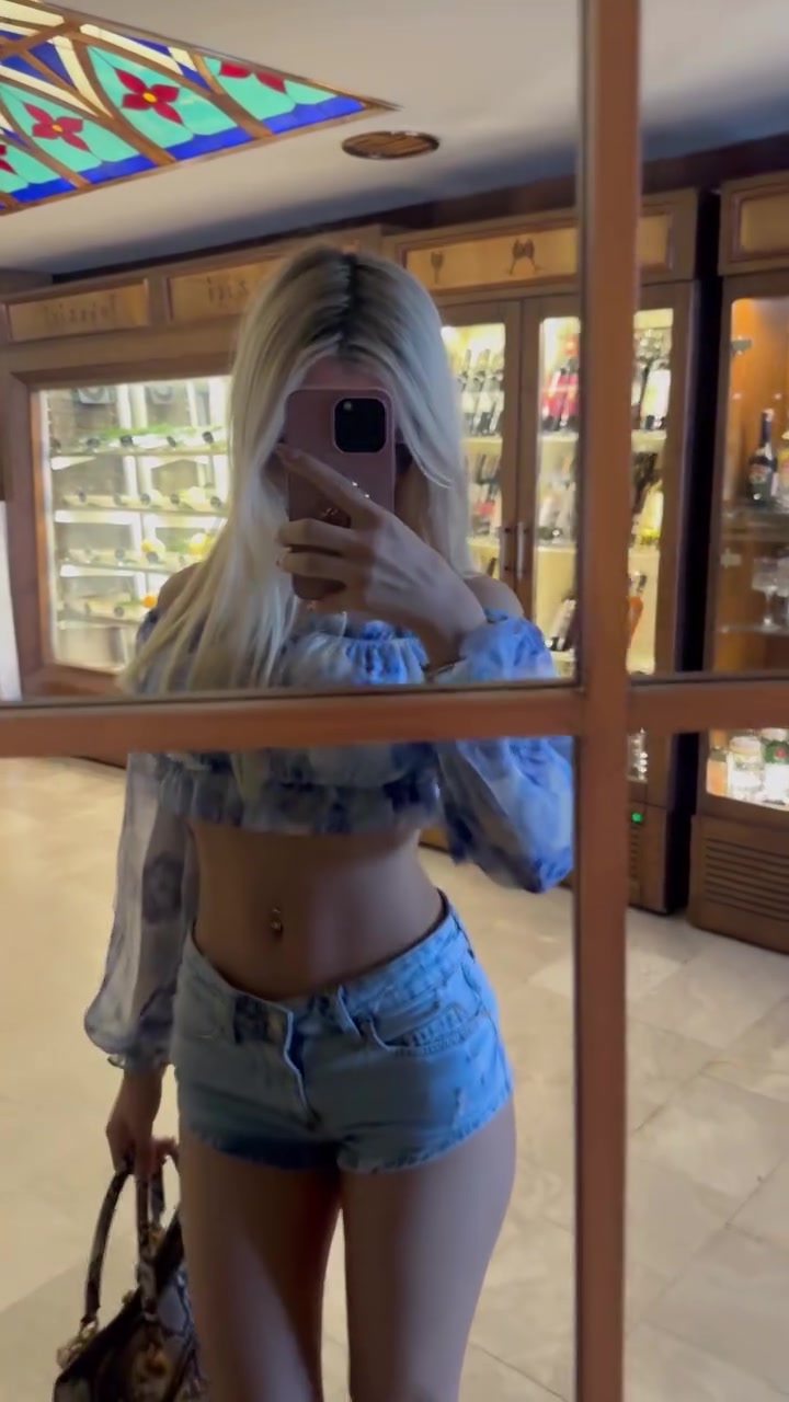 @𝑩𝒆𝒍𝒍𝒂𝒂🌸