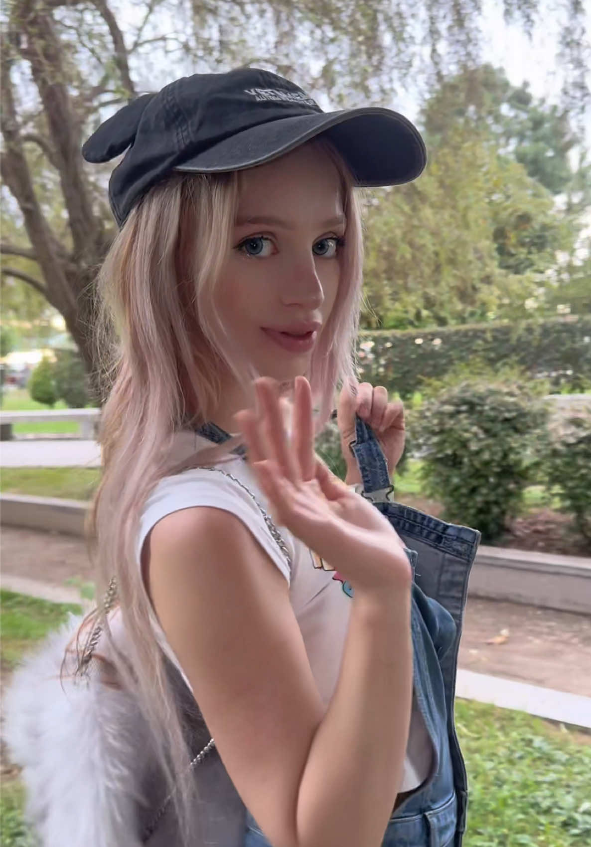 @LoLiBela