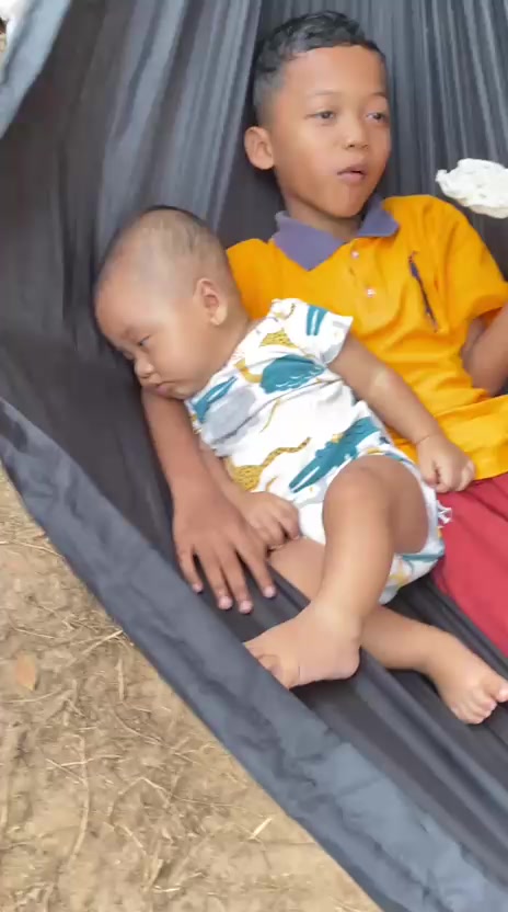 @Hi , aku ria