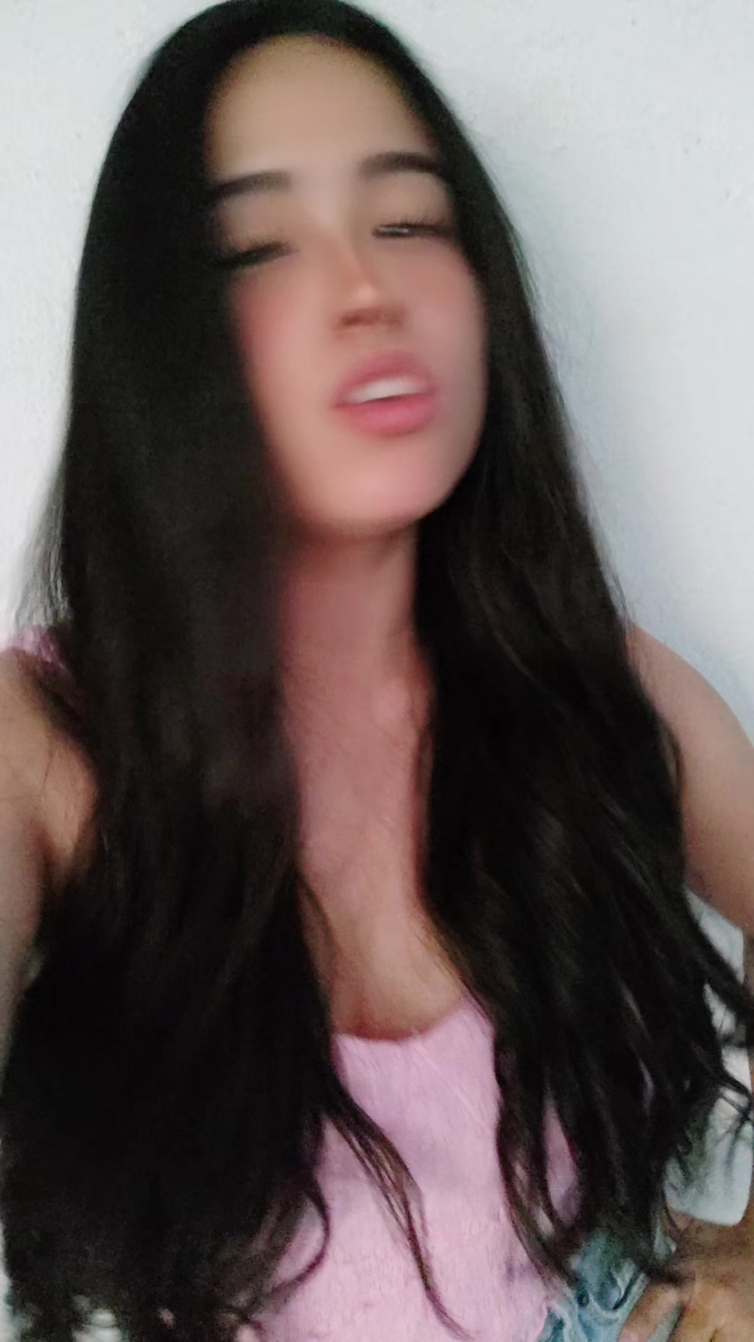 @LauraGarciia