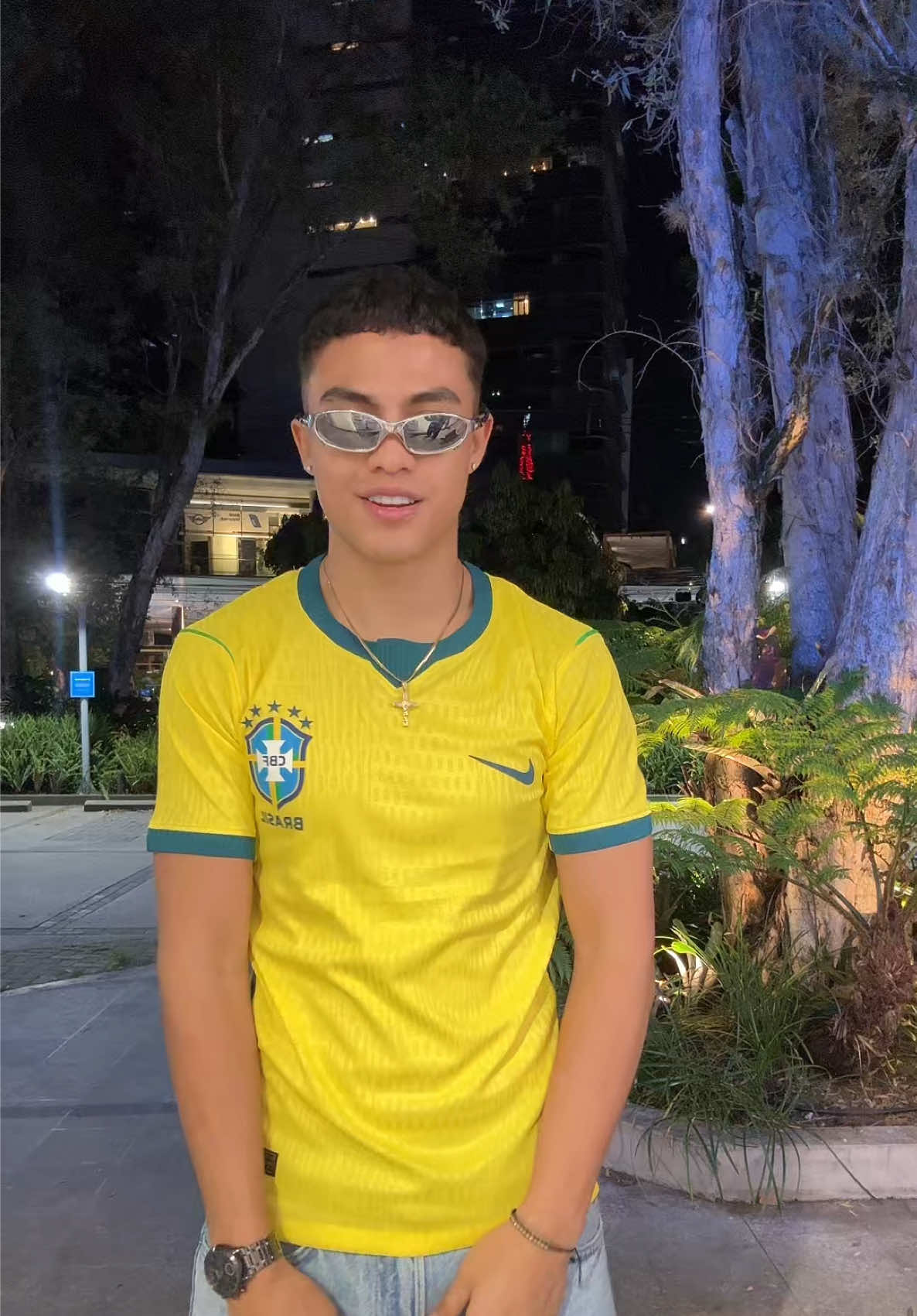 @𝐇𝐮𝐠𝐨 🦦