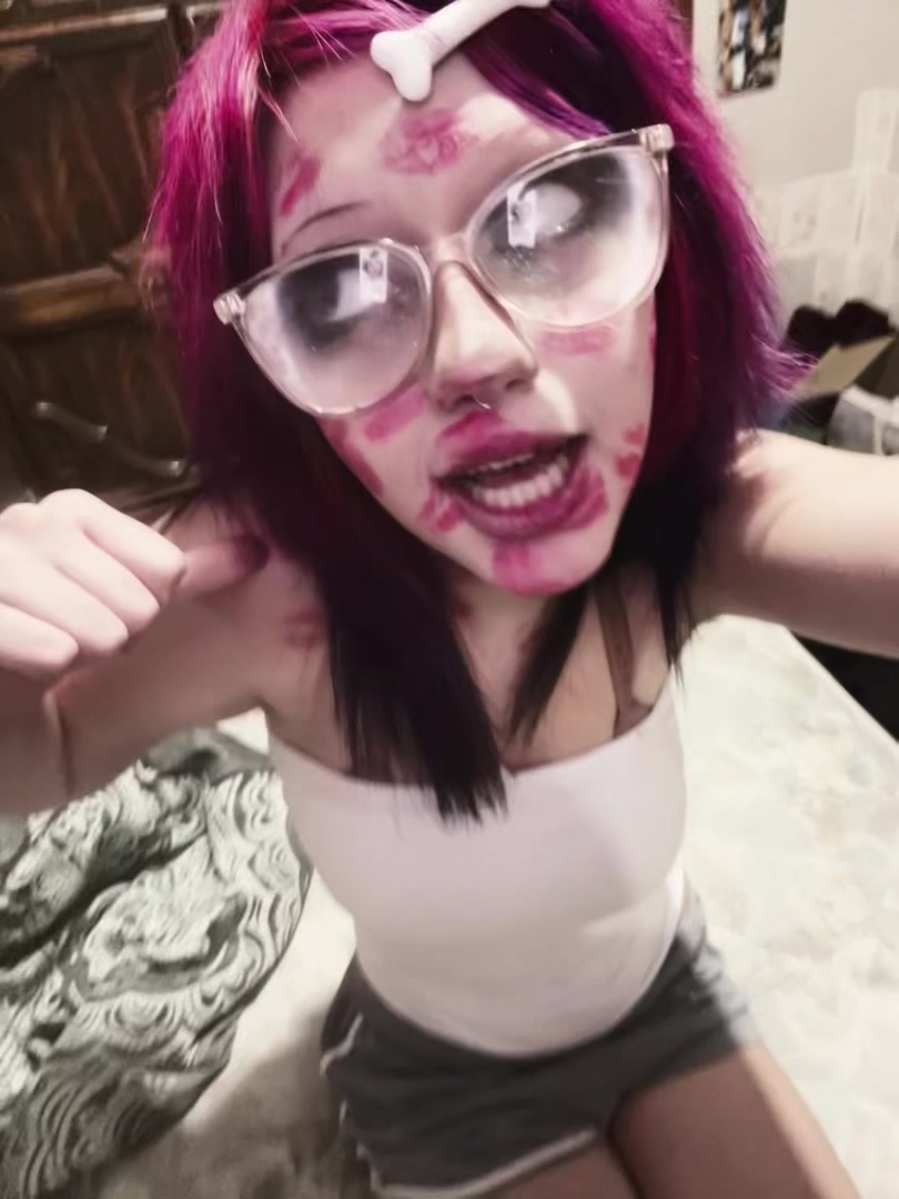 @R🦇🧁🧟♀️👀