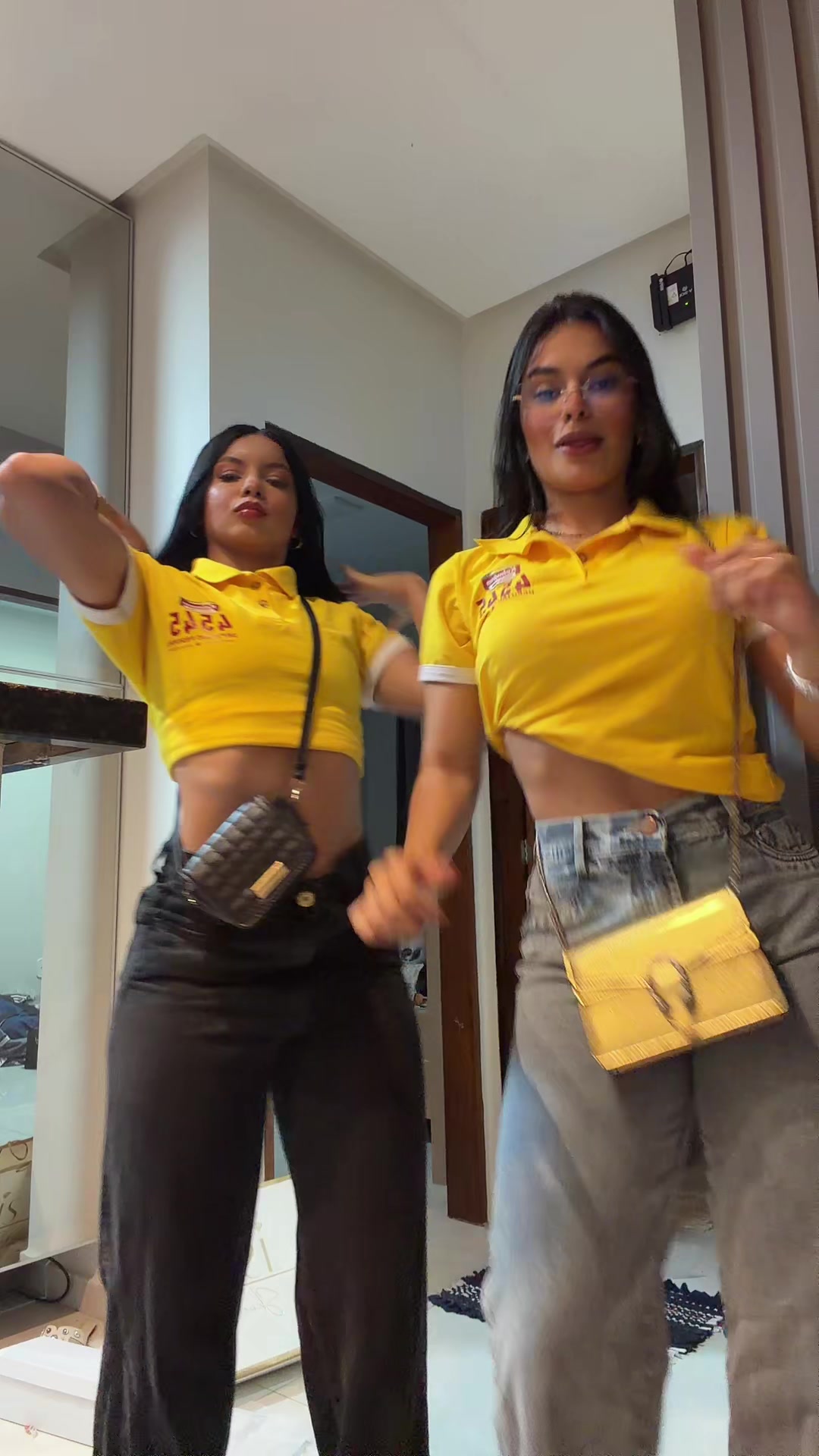 @naelypereira