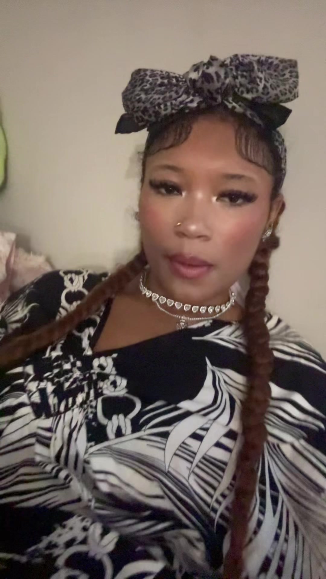 @🥸
