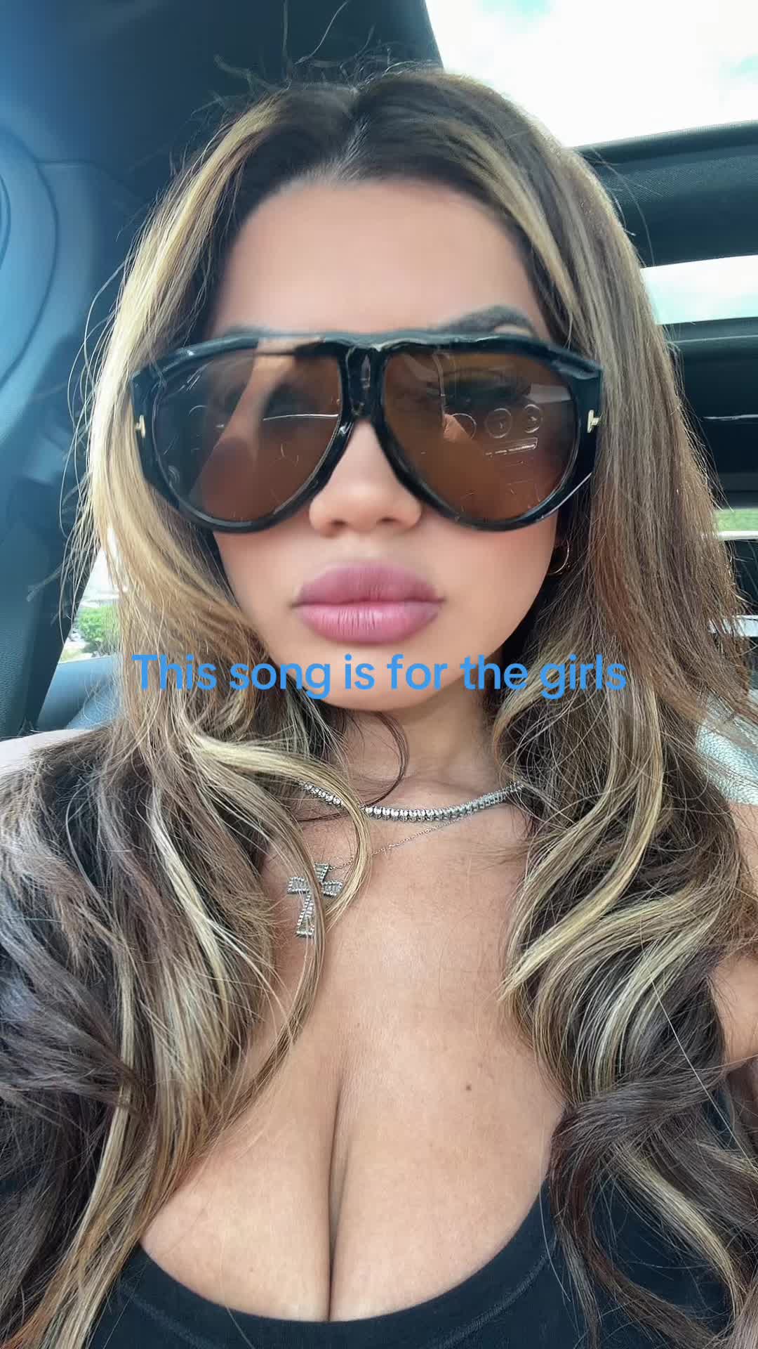 @Toomuchclass_