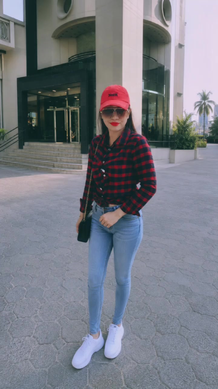 @P.I.S,C.E.S 143