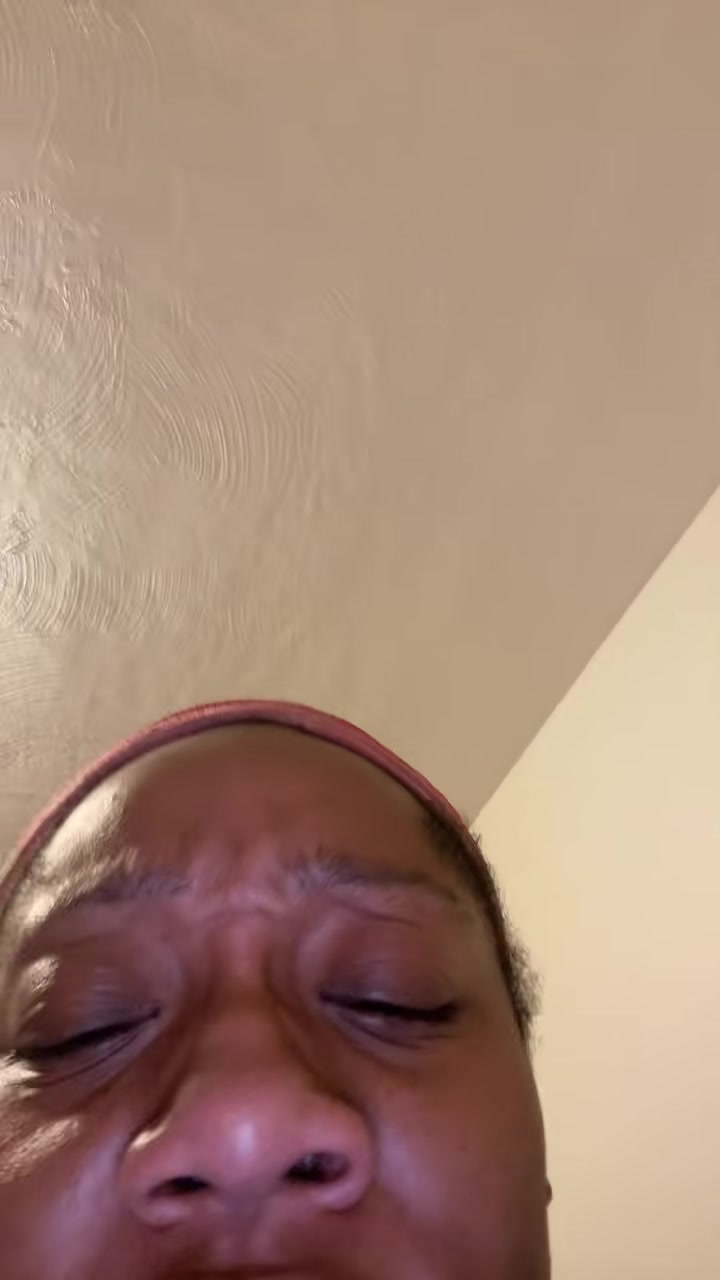@Dee_nuggss