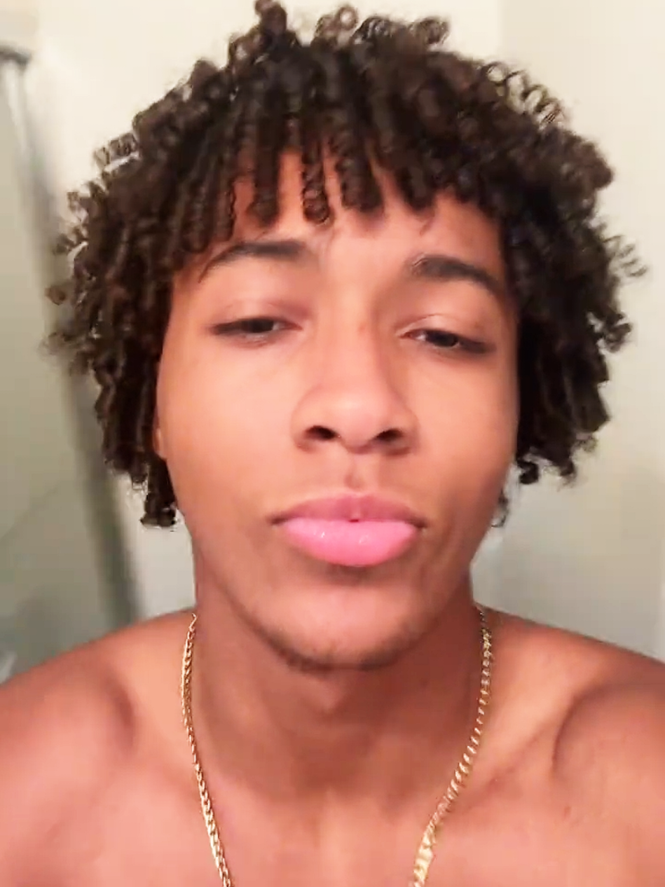 @Team Lightskin 💛💛💛