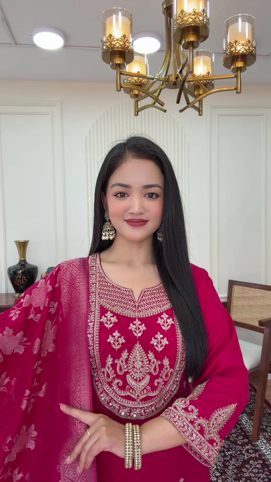 @Naina_TheAttire