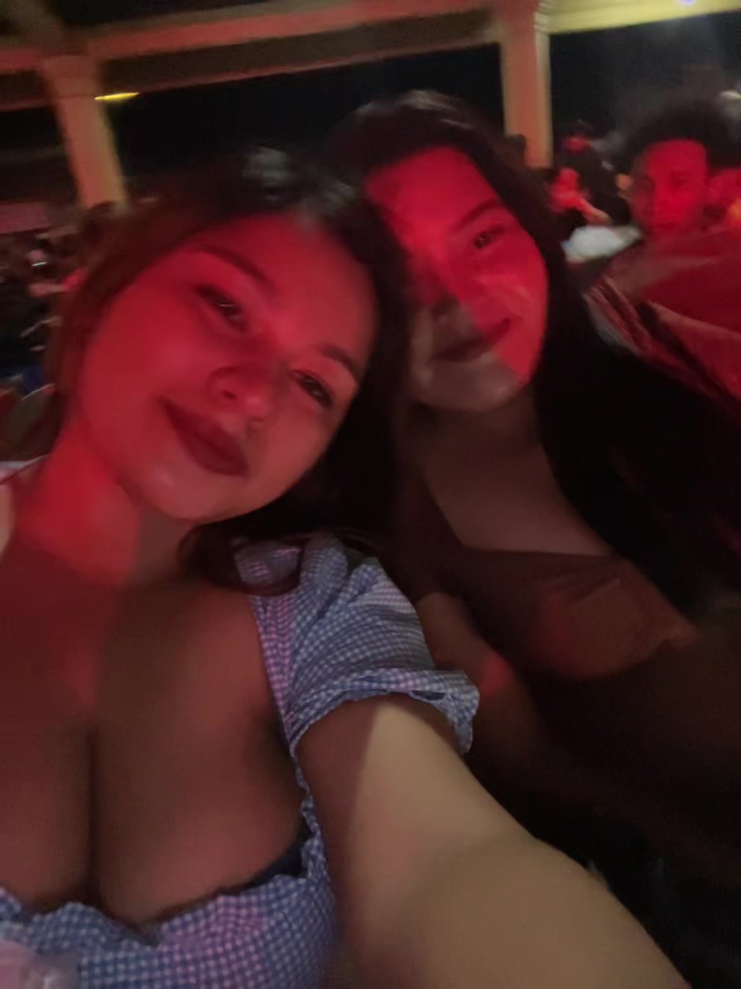 @cleavage mom
