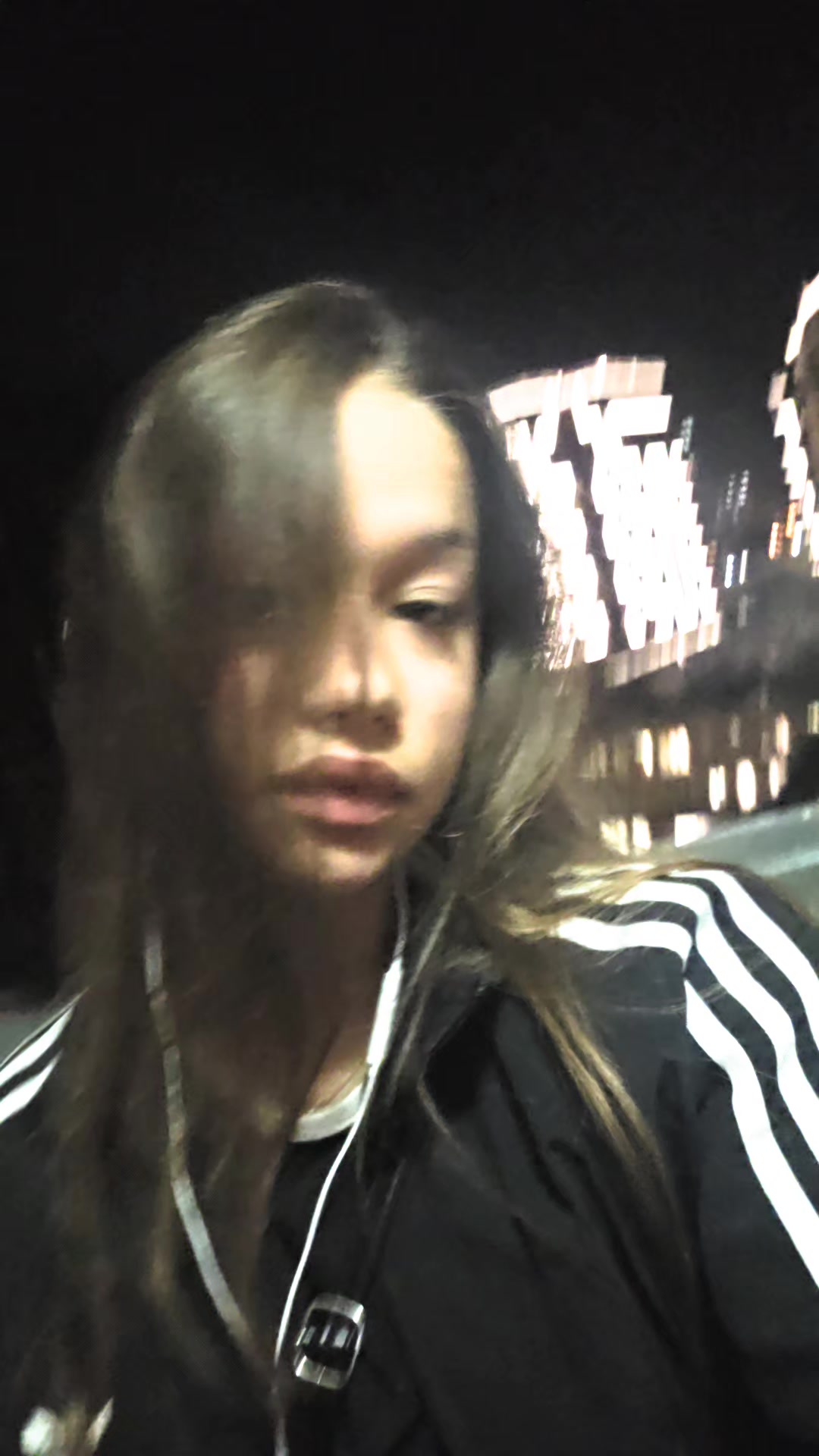 @r3;