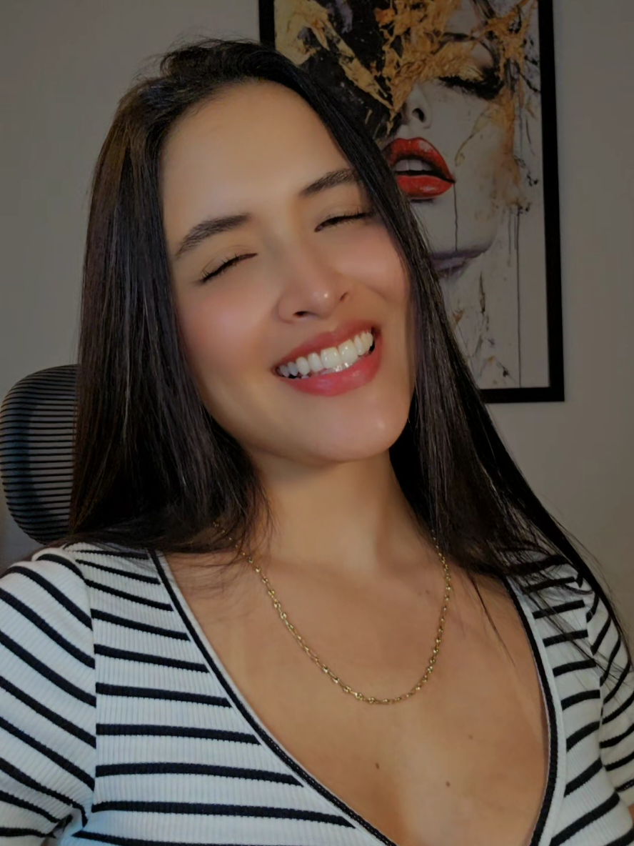 @𝕂ℍ𝔸ℝ𝕀𝕋𝔼𝕊 👊💜