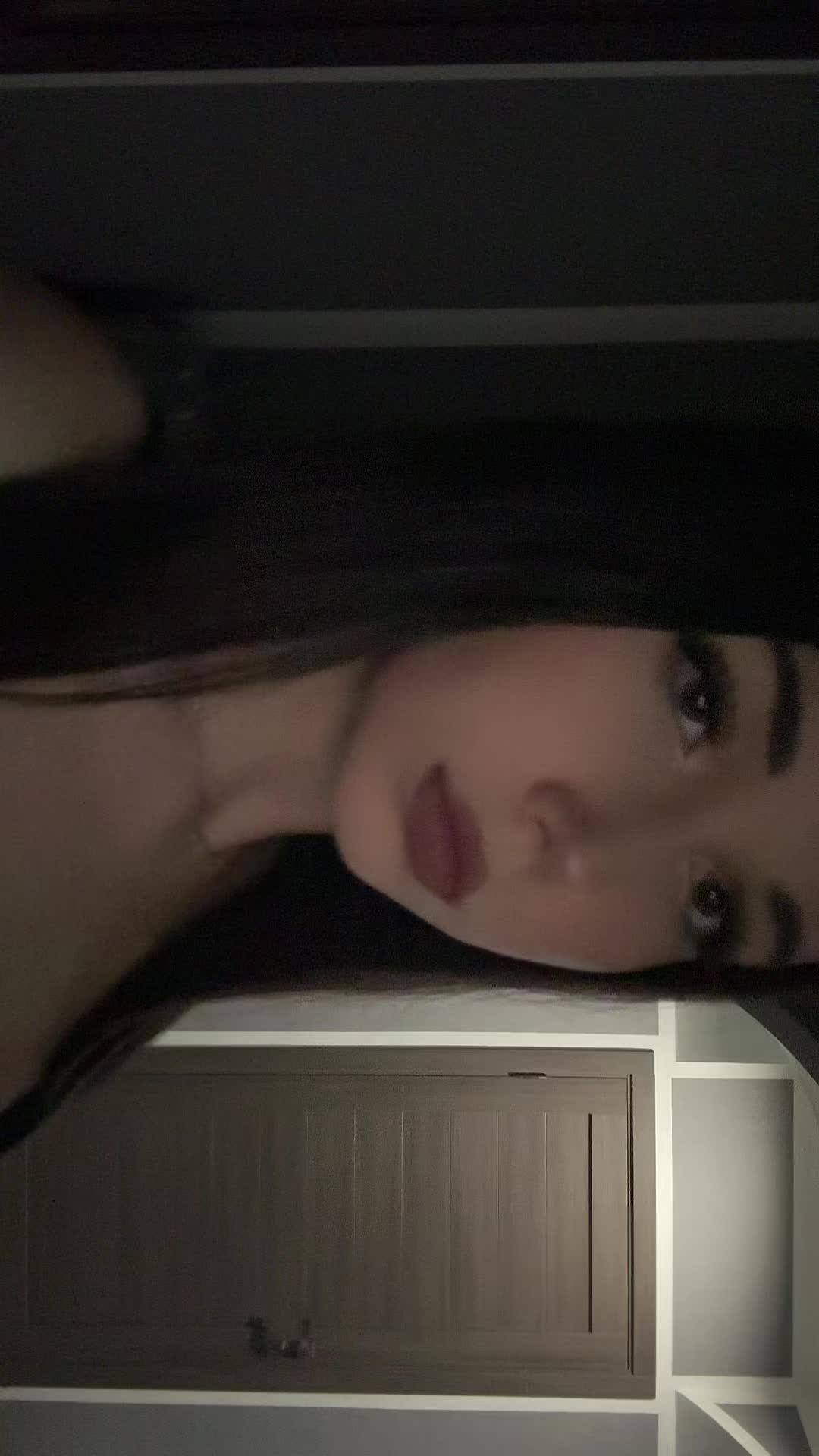 @𝑳