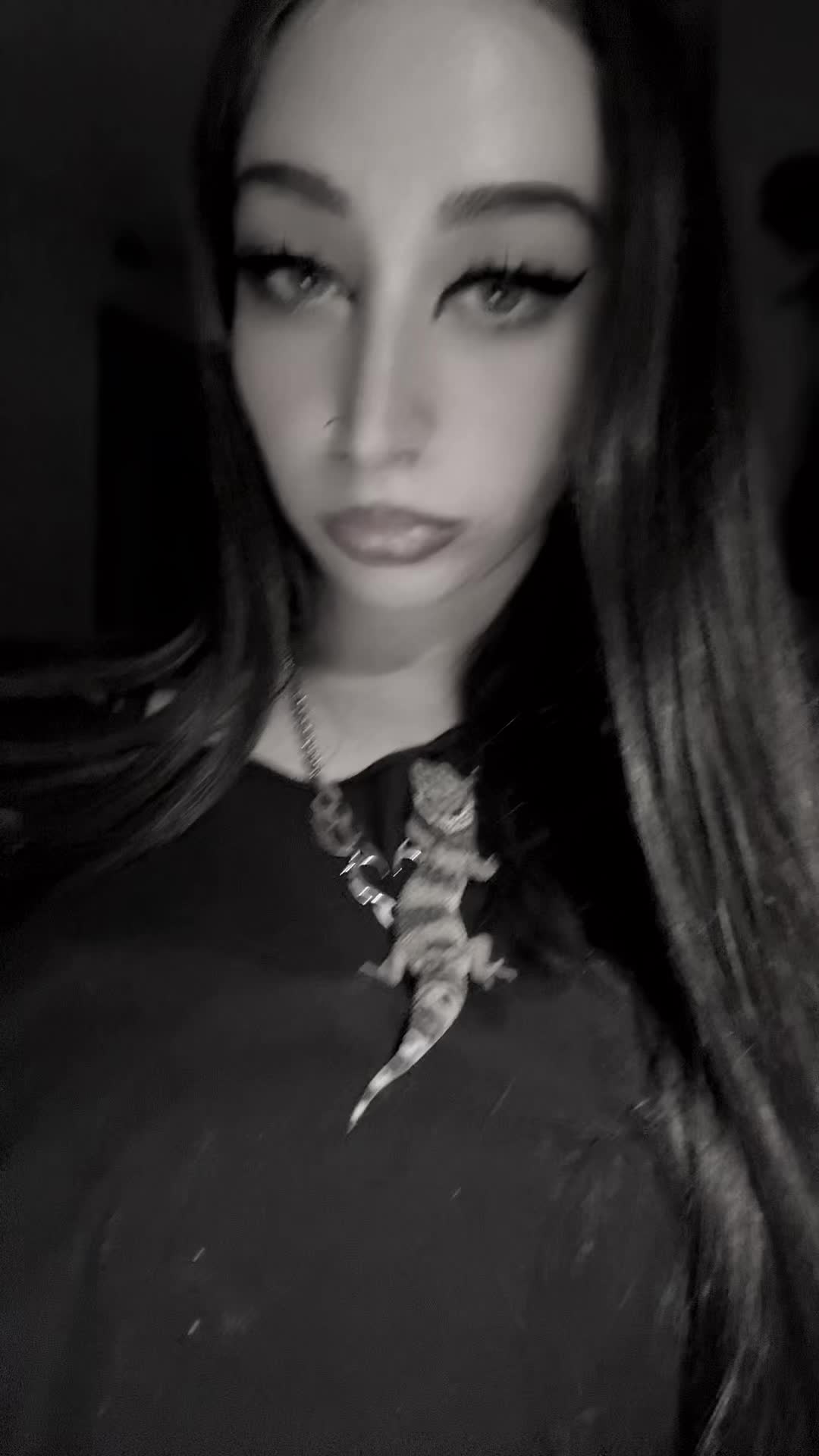 @Malia 🖤 メ𝟶
