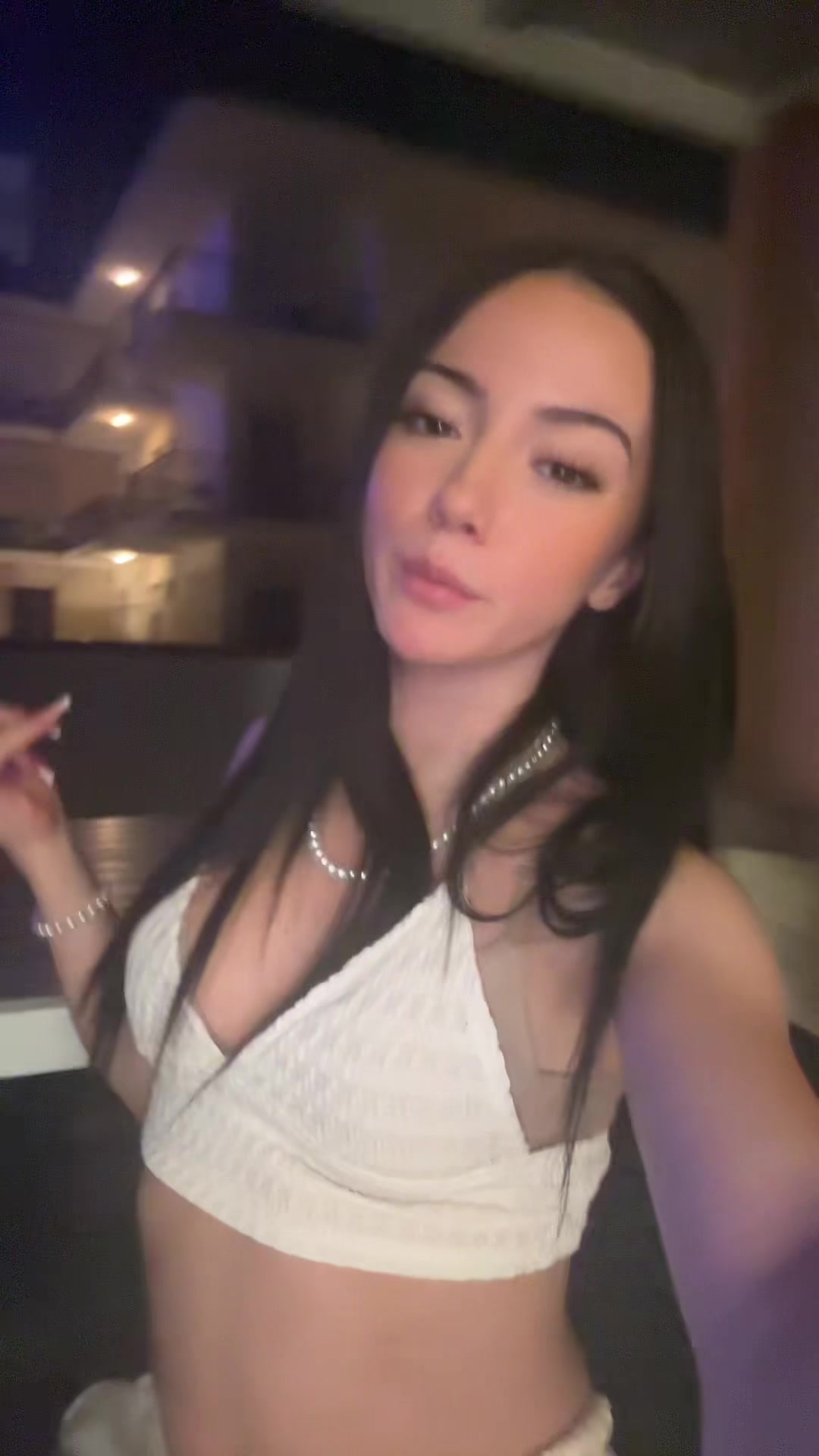 @lari📲