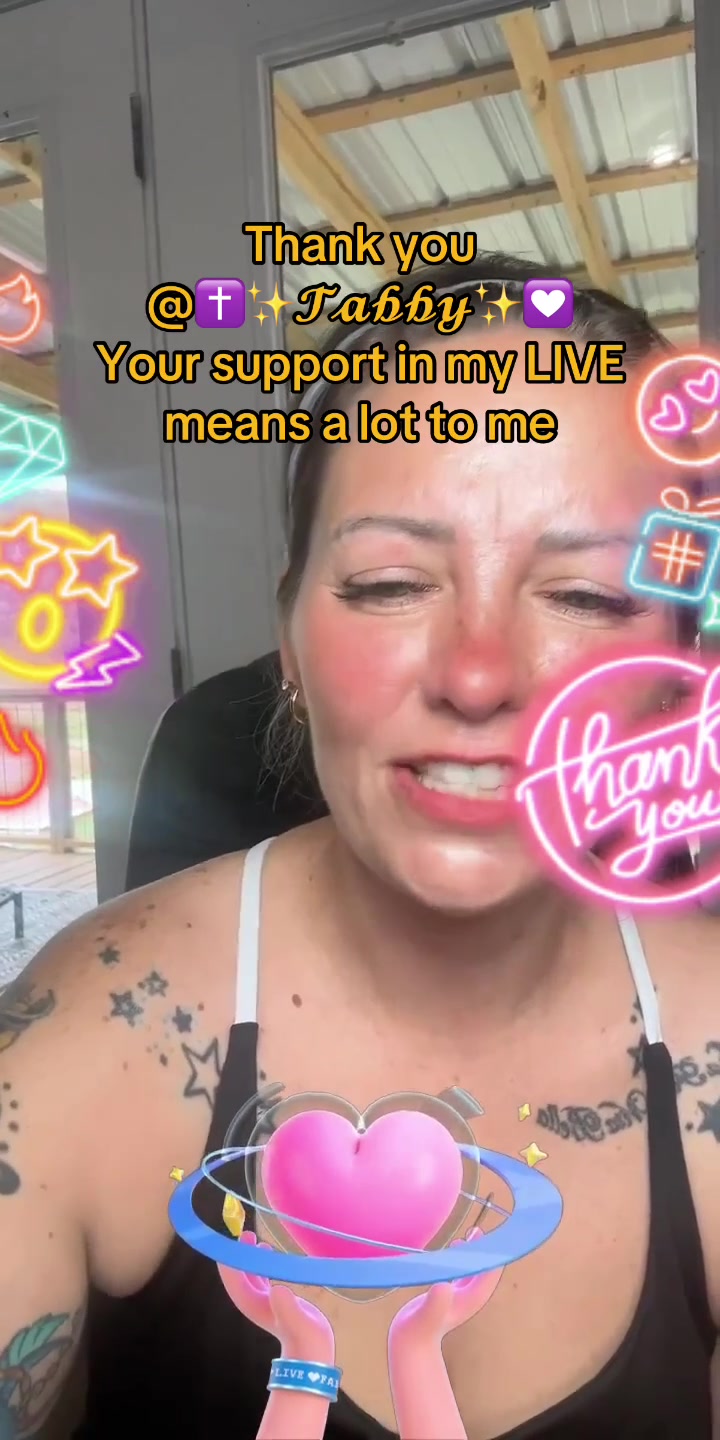 @DeeHive | Relatable Lifestyle
