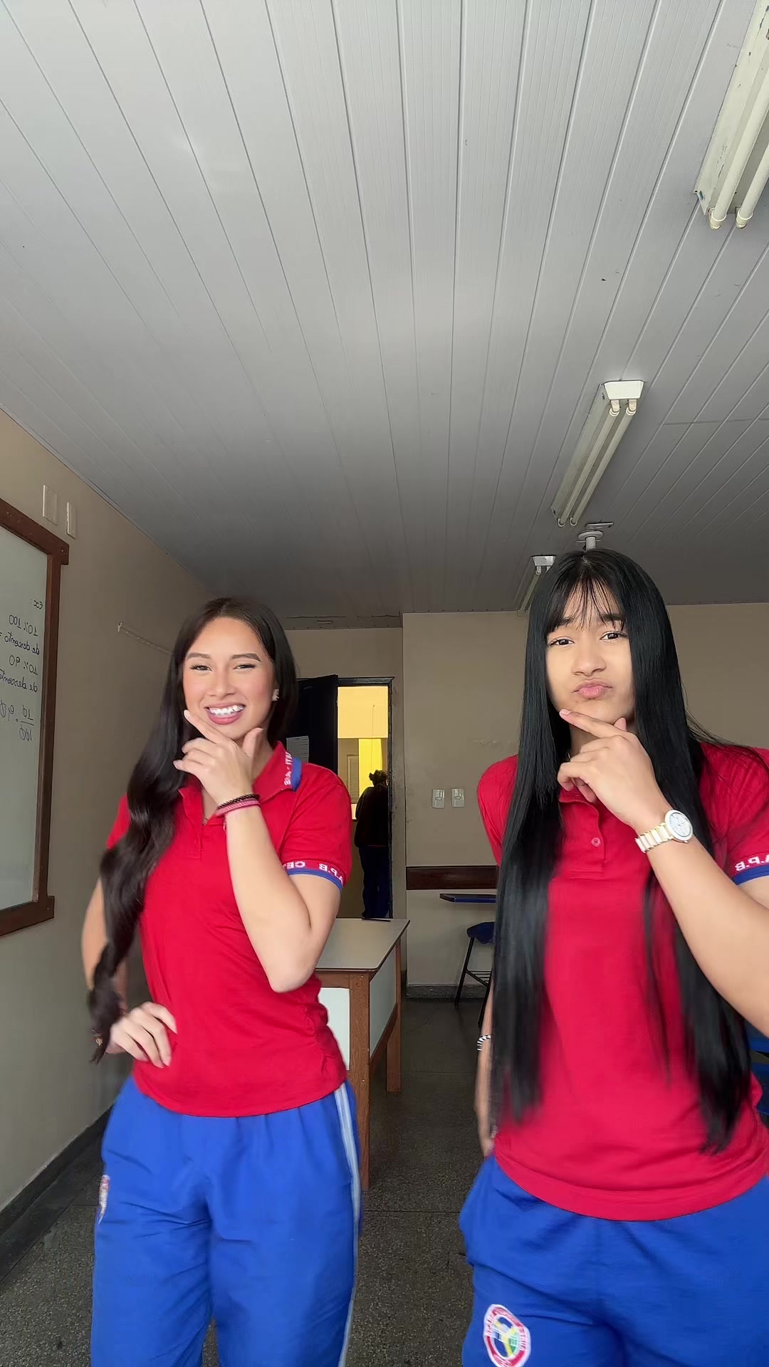 @Viviane